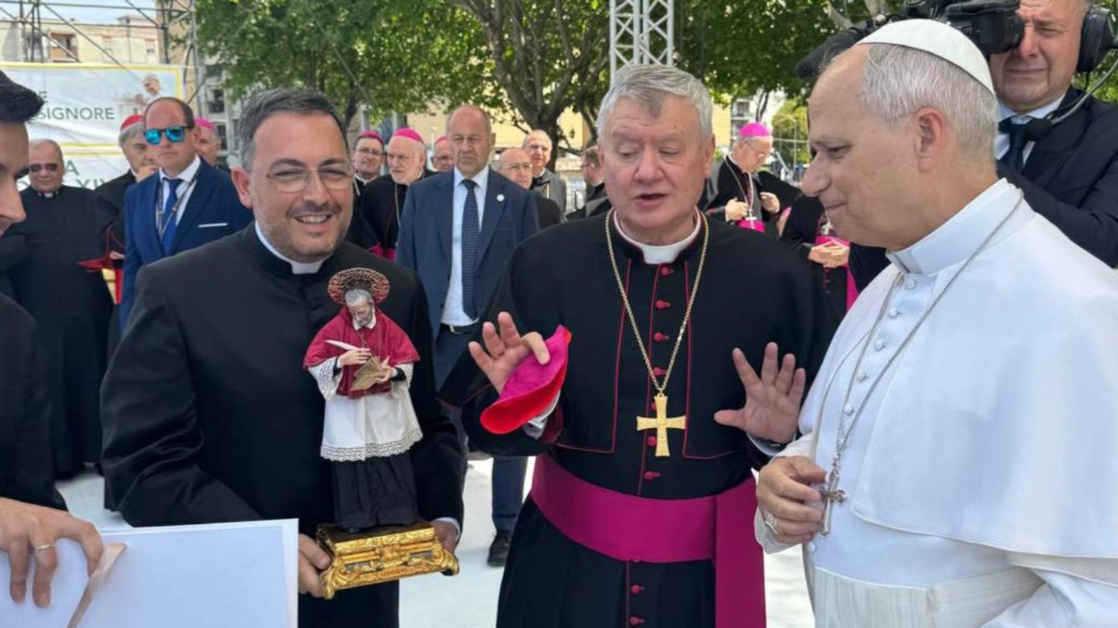 i doni della diocesi a papa leone